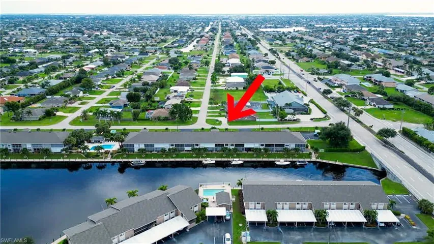 Complex waterfront
