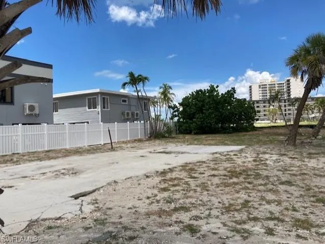 81 Mango St, Fort Myers Beach, Florida 33931
