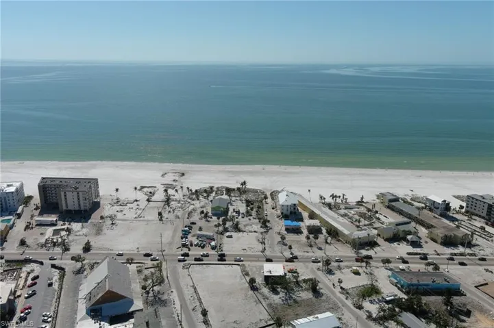 81 Mango St, Fort Myers Beach, Florida 33931