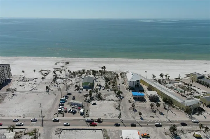 81 Mango St, Fort Myers Beach, Florida 33931