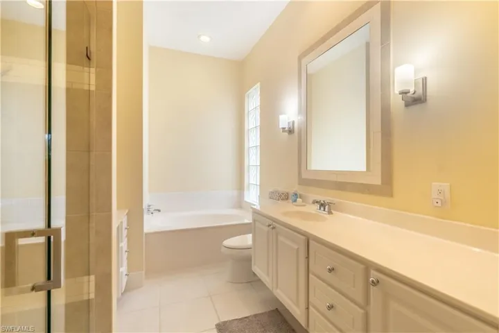7337  Donatello  CT, Naples, FL 34114