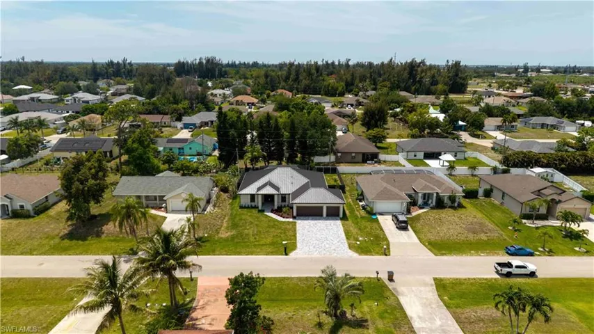 812 SW 14th  AVE, Cape Coral, FL 33991