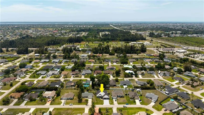 812 SW 14th  AVE, Cape Coral, FL 33991