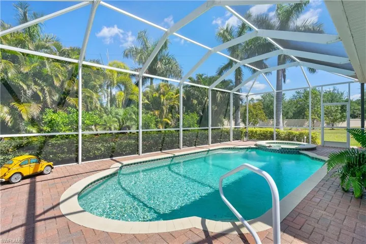 8625  Pegasus  DR, Lehigh Acres, FL 33971
