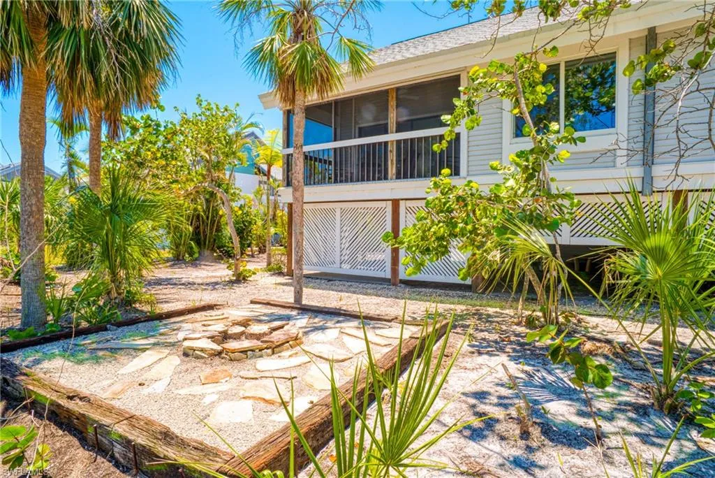 1446 Sandpiper CIR, Sanibel, FL 33957,225023720