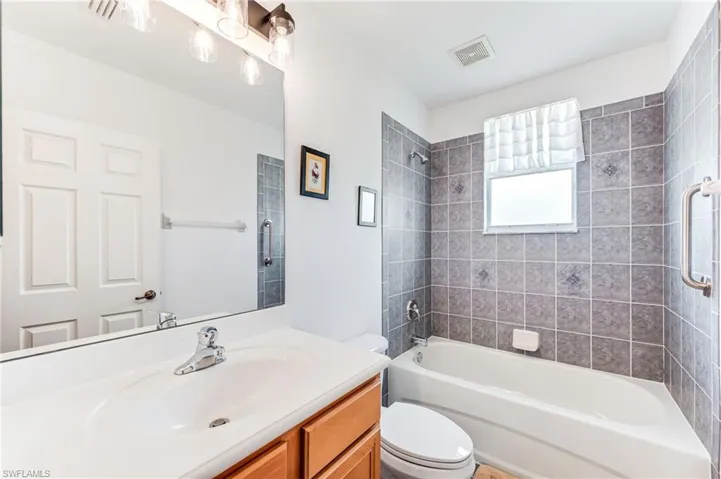 GUEST BATH 1