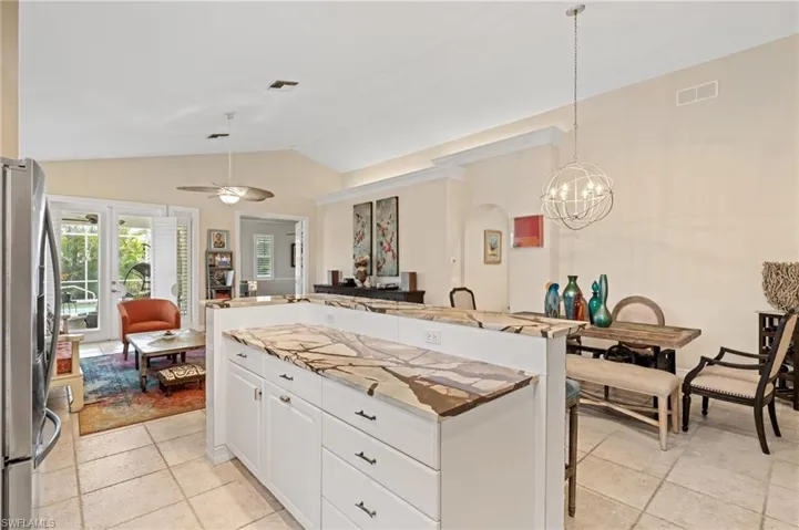 636  102nd N AVE, Naples, FL 34108