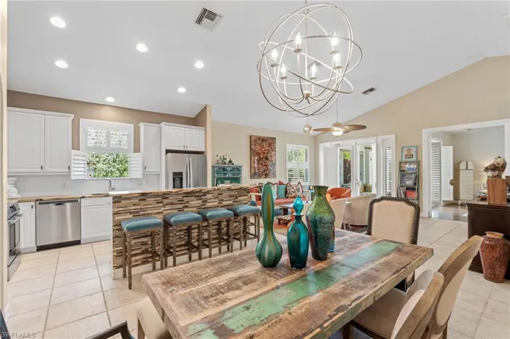 636  102nd N AVE, Naples, FL 34108