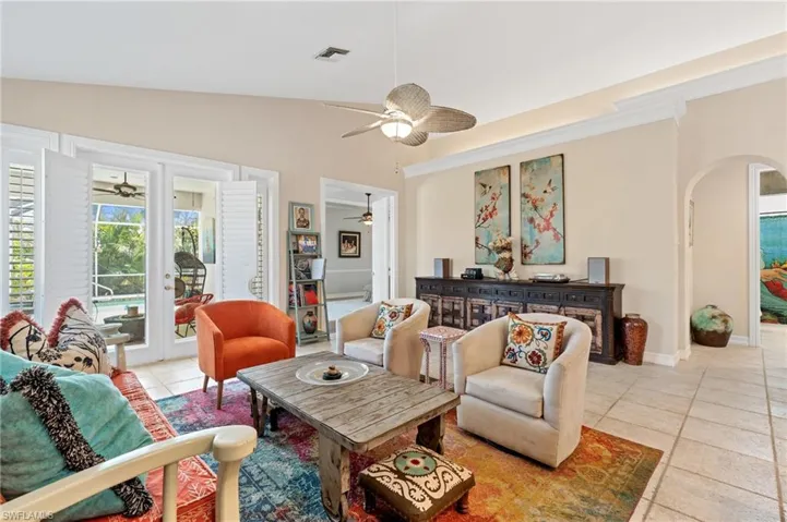 636  102nd N AVE, Naples, FL 34108