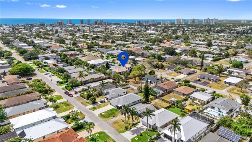 636  102nd N AVE, Naples, FL 34108