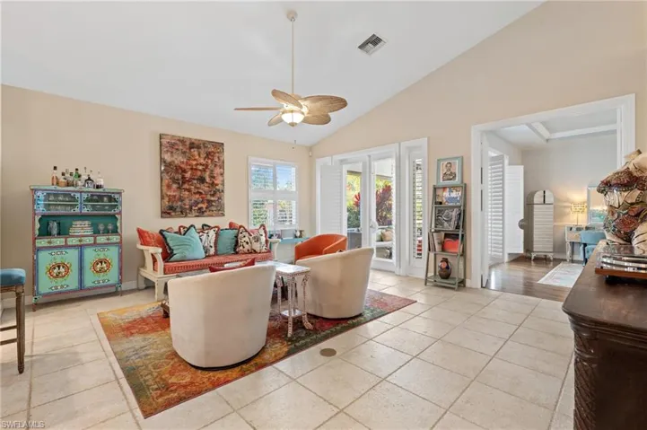636  102nd N AVE, Naples, FL 34108