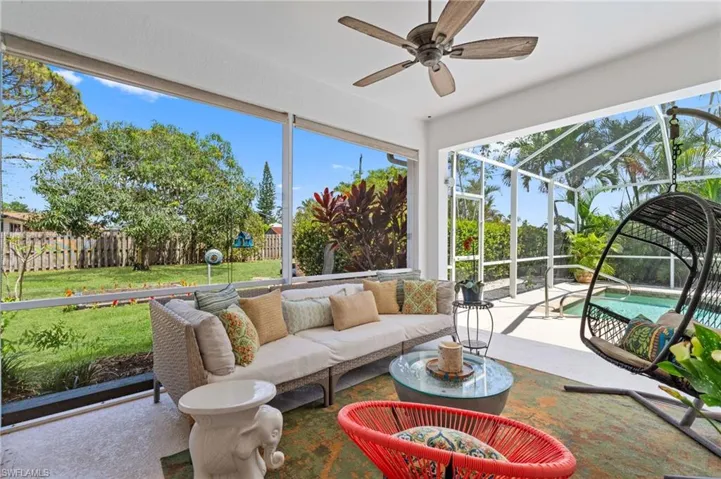 636  102nd N AVE, Naples, FL 34108