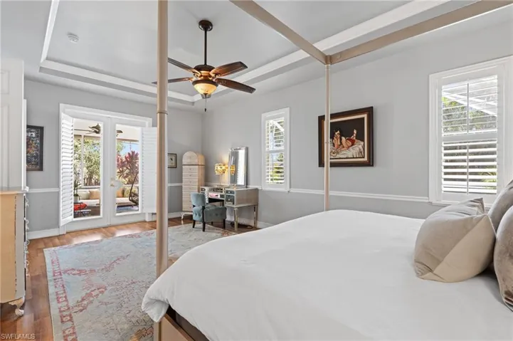 636  102nd N AVE, Naples, FL 34108