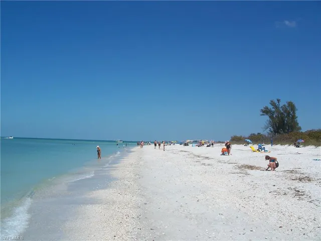 Wiggins Pass beach