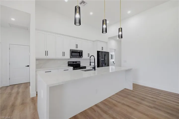 2929 Diplomat Pkwy W, Cape Coral, Florida 33993