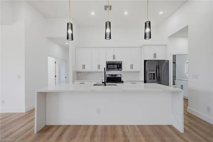 2929 Diplomat Pkwy W, Cape Coral, Florida 33993