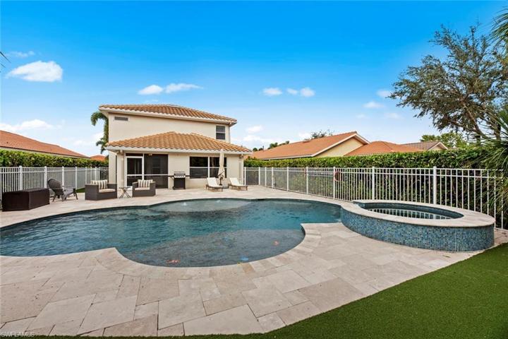 Custom pool/spa