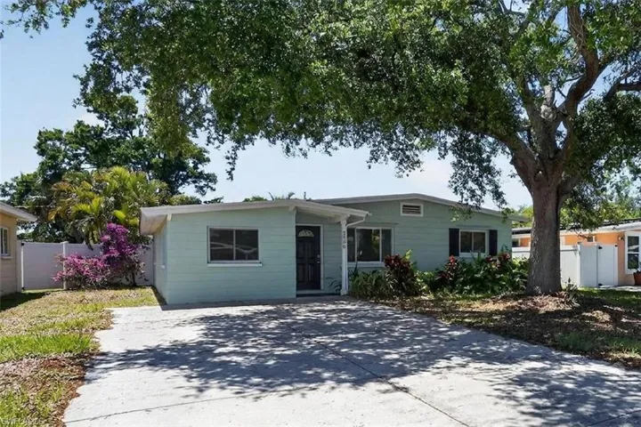 3300 Kingston St N, St. Petersburg, Florida 33713