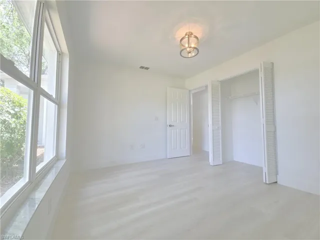687 Grove Dr, Naples, Florida 34120