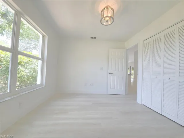 687 Grove Dr, Naples, Florida 34120