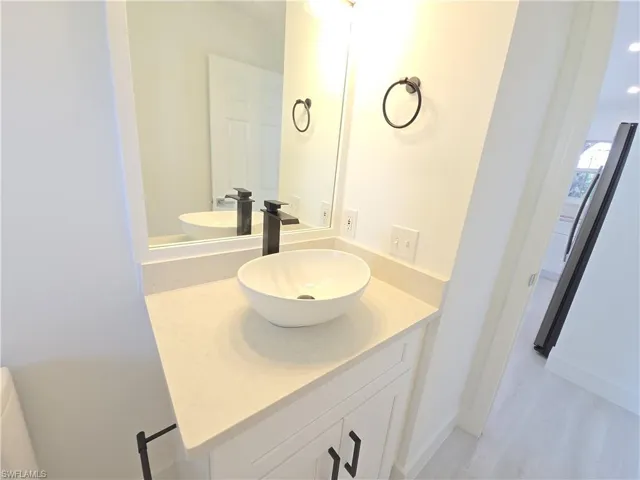 687 Grove Dr, Naples, Florida 34120