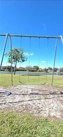 687 Grove Dr, Naples, Florida 34120