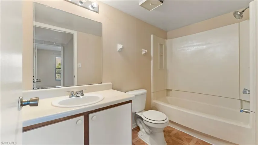 5313  Summerlin  RD, Fort Myers, FL 33919