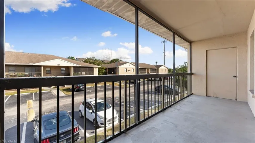 5313  Summerlin  RD, Fort Myers, FL 33919