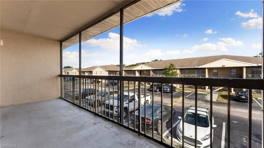 5313  Summerlin  RD, Fort Myers, FL 33919