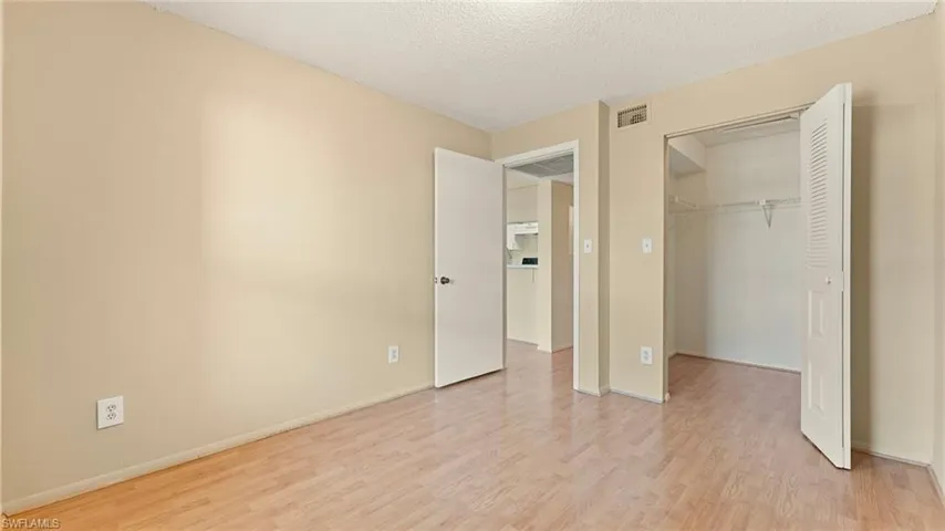 5313  Summerlin  RD, Fort Myers, FL 33919