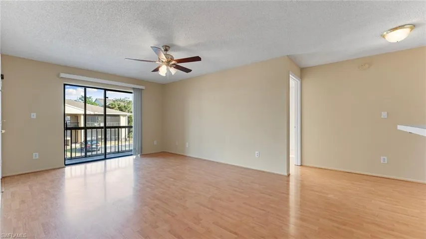 5313  Summerlin  RD, Fort Myers, FL 33919