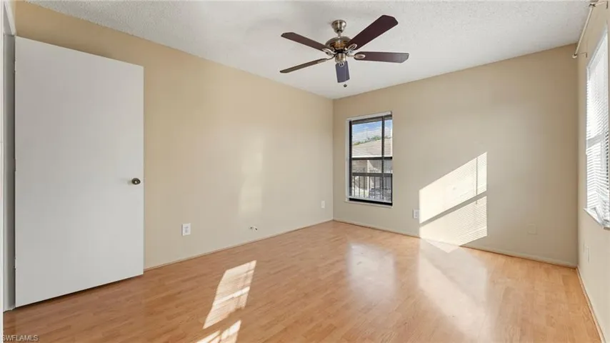 5313  Summerlin  RD, Fort Myers, FL 33919