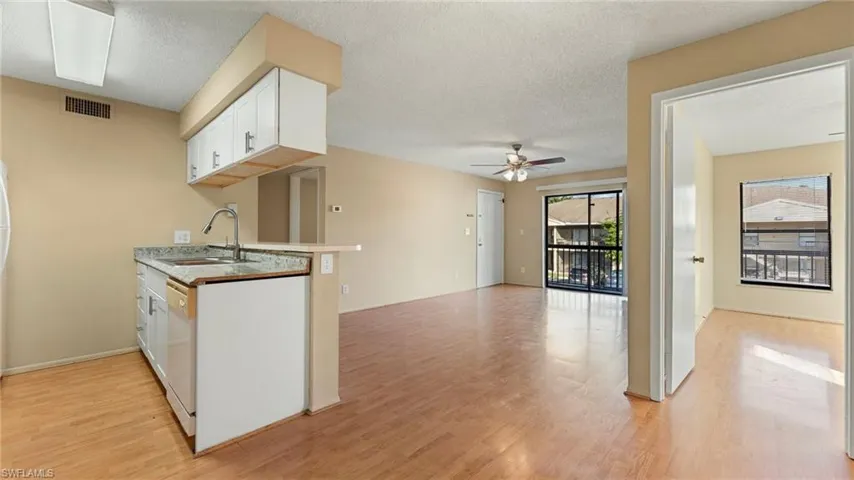 5313  Summerlin  RD, Fort Myers, FL 33919