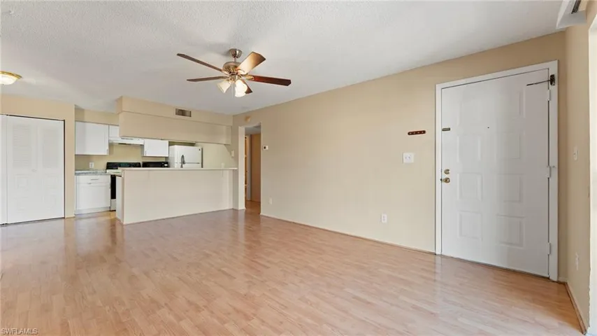 5313  Summerlin  RD, Fort Myers, FL 33919