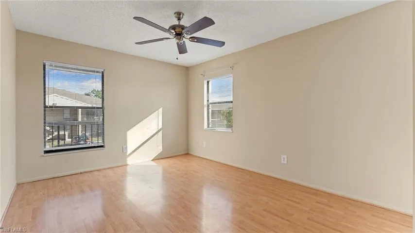 5313  Summerlin  RD, Fort Myers, FL 33919