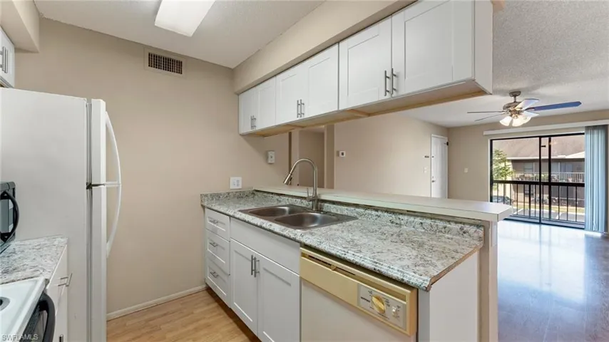 5313  Summerlin  RD, Fort Myers, FL 33919