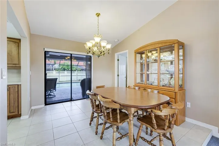 Dining Room w Pocketing Slider Door #2 to Pool/Lanai