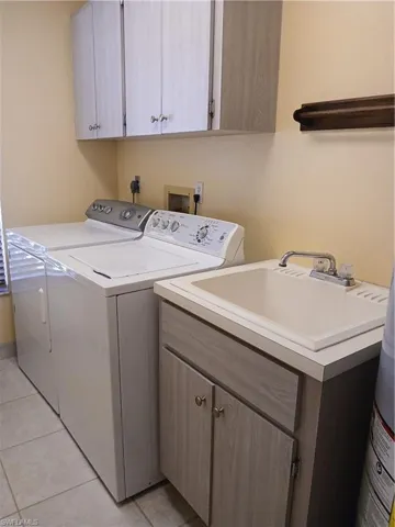 Laundry w Sink and Cabinetry