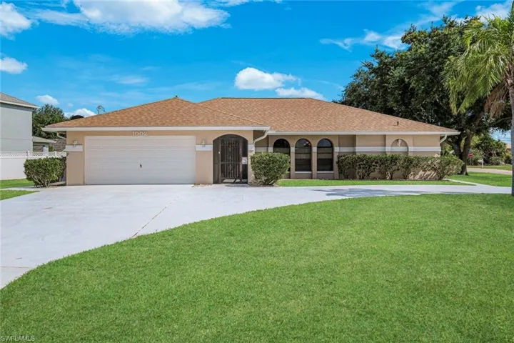 Corner Lot w Circle Drive