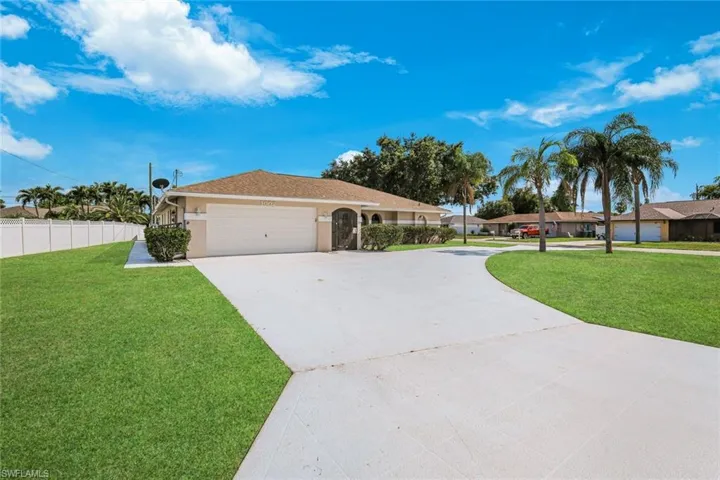 Extended Circle Driveway allows 7 Vehicles