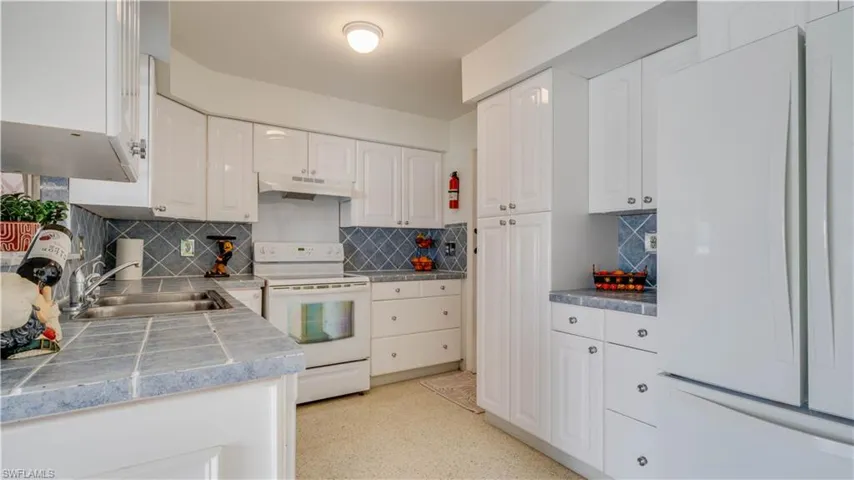 3520 Se 3rd Pl, Cape Coral, Florida 33904