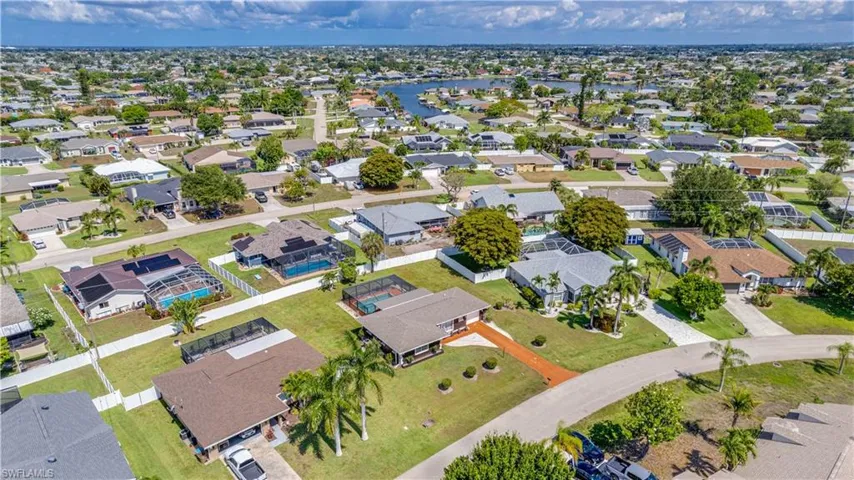 3520 Se 3rd Pl, Cape Coral, Florida 33904