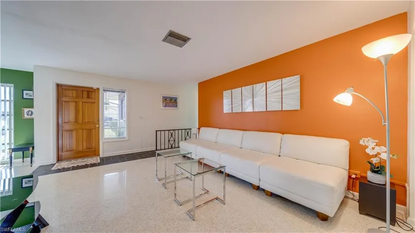 3520 Se 3rd Pl, Cape Coral, Florida 33904