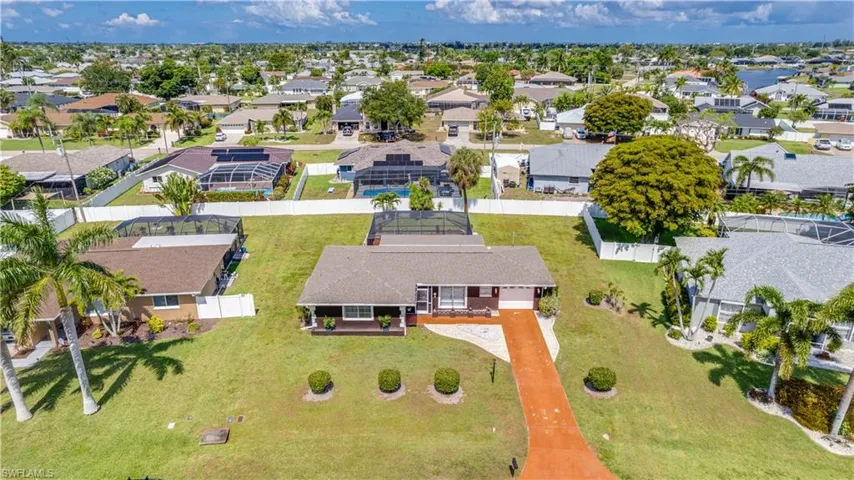 3520 Se 3rd Pl, Cape Coral, Florida 33904
