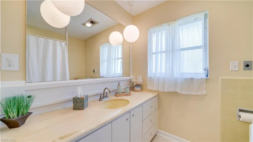 3520 Se 3rd Pl, Cape Coral, Florida 33904