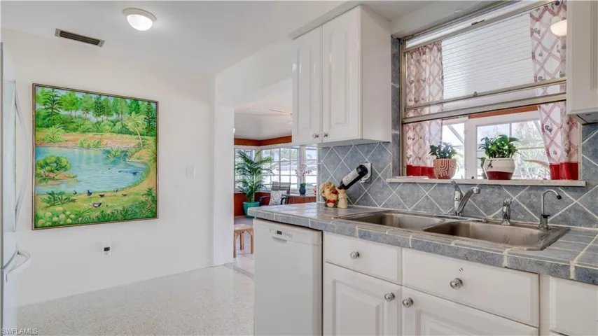 3520 Se 3rd Pl, Cape Coral, Florida 33904