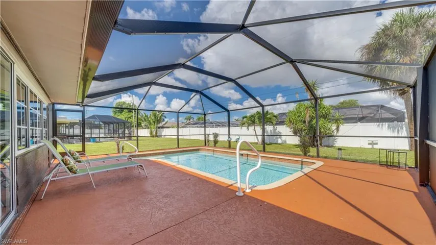 3520 Se 3rd Pl, Cape Coral, Florida 33904