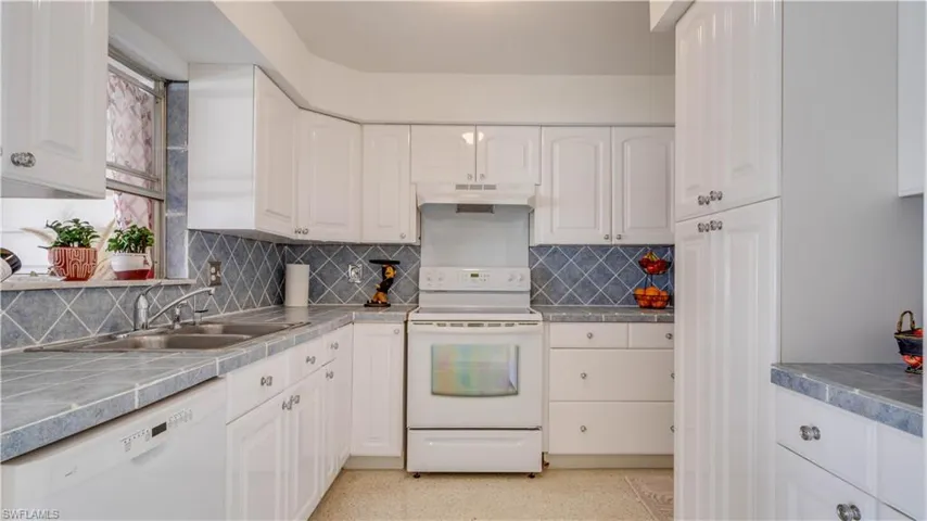 3520 Se 3rd Pl, Cape Coral, Florida 33904