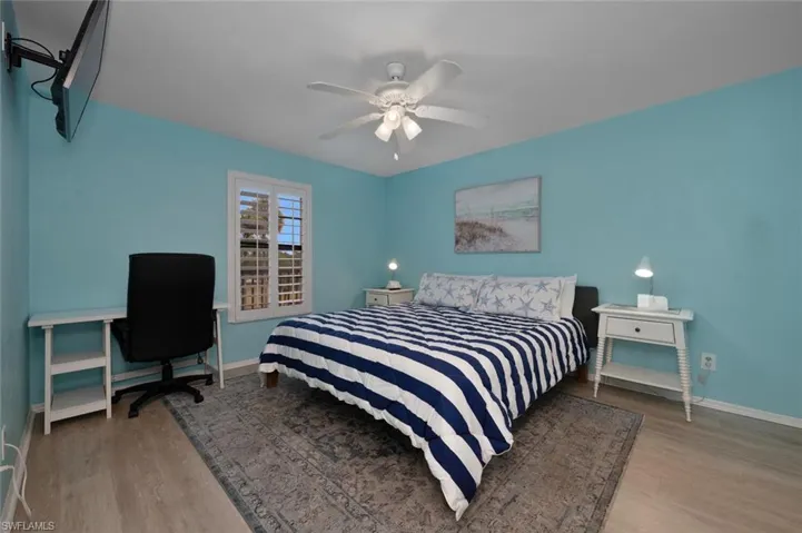 600  Neapolitan  WAY, Naples, FL 34103