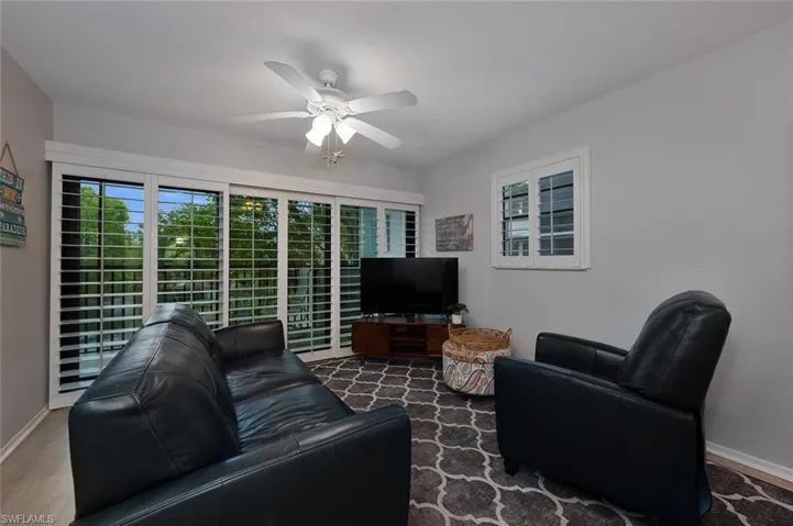 600  Neapolitan  WAY, Naples, FL 34103
